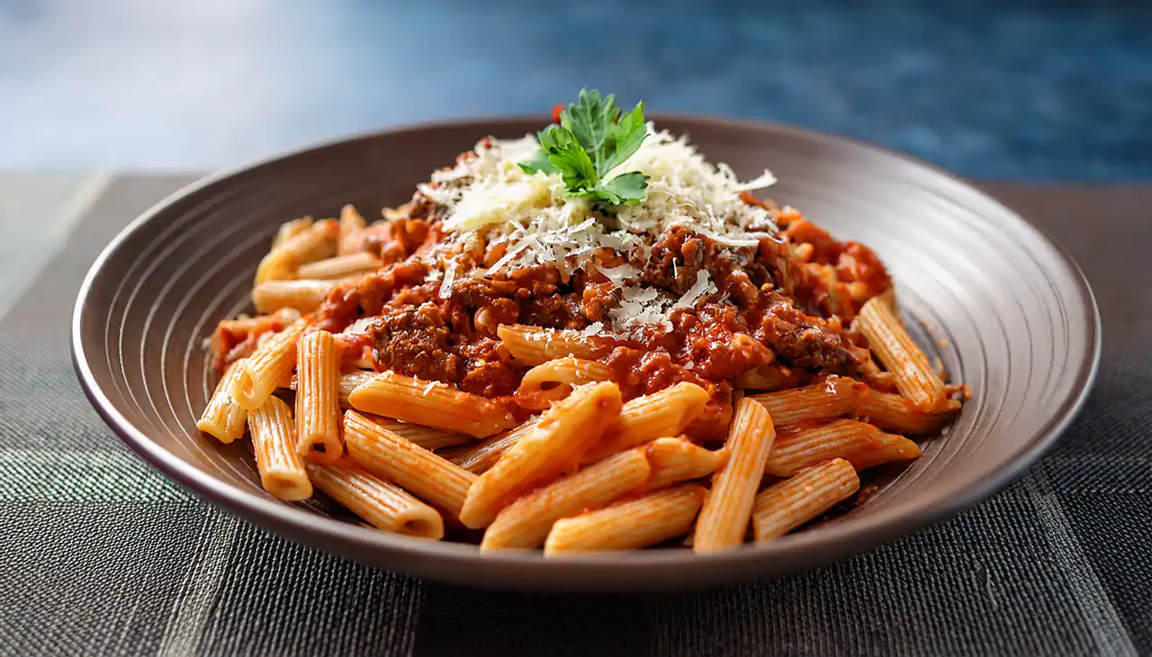 Pasta met lamsgehakt en tomaat | Lekker Lam